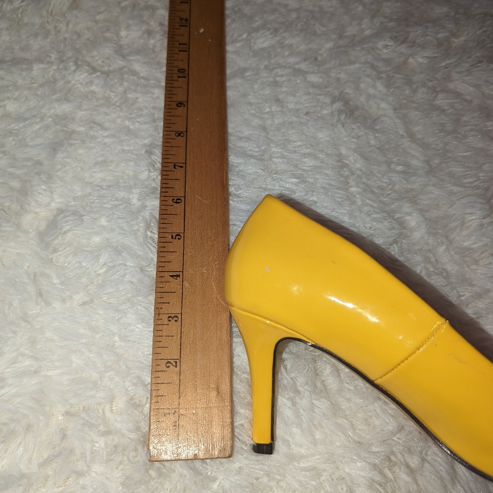 Michael Antonio yellow heels - Picture 11 of 15